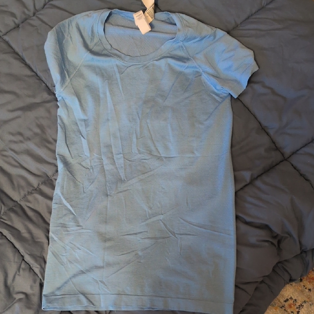 lululemon athletica Blue Short Sleeve Tee
